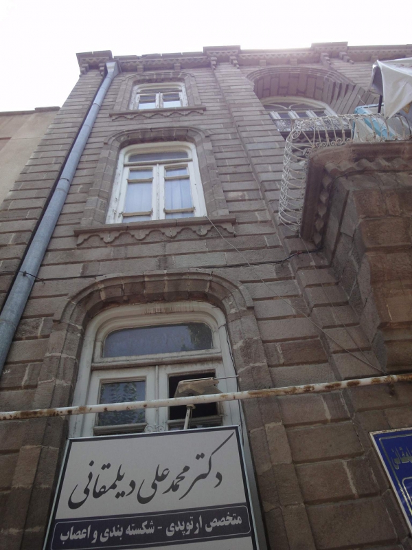 بنای تاریخی و سنگی تبریز - میدان ساعت